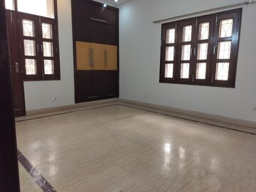 Room in 2 BHK Builder Floor at Sultanpur – for Sale