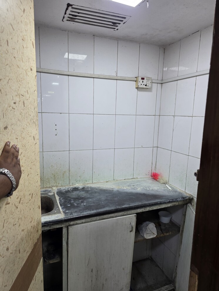 Other, park circus Commercial Office Space 1100 Sq.Ft. In Park Circus Kolkata 9197381