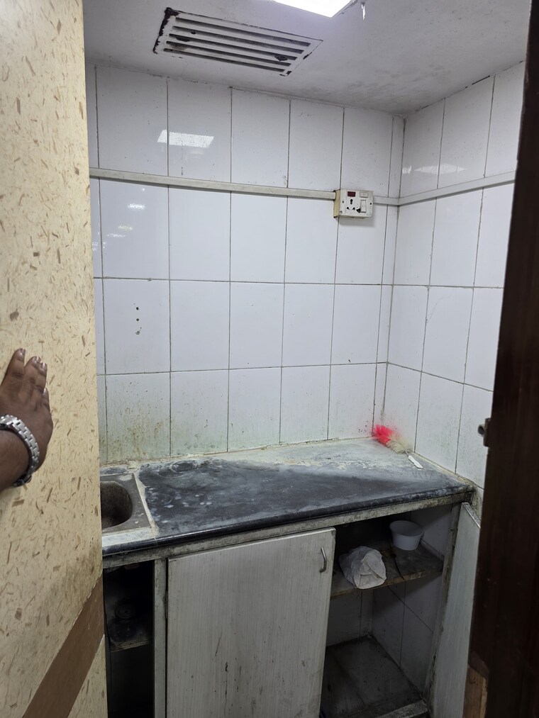 Other, park circus Commercial Office Space 1100 Sq.Ft. In Park Circus Kolkata 9197381