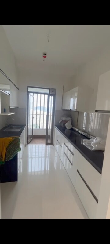 Kitchen in 2 BHK Apartment at Kalpataru Paramount, Kapur Bawdi – for Rent