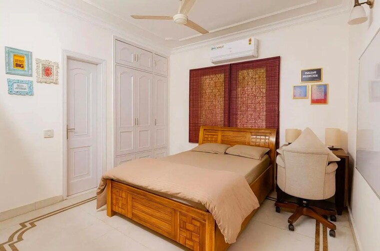 Bedroom, geetanjali enclave 4 Bedroom 550 Sq.Yd. Builder Floor In Geetanjali Enclave Delhi 9197406