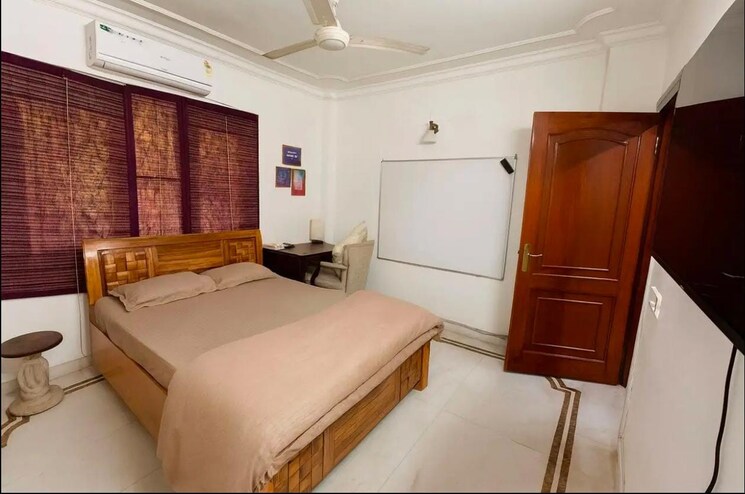 Living Room, geetanjali enclave 4 Bedroom 550 Sq.Yd. Builder Floor In Geetanjali Enclave Delhi 9197406