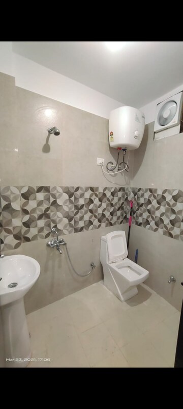 Bathroom in 1 BHK Builder Floor at Saket – for Rent