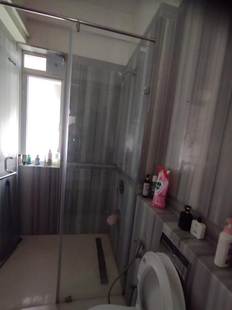 Bathroom, goregaon west Pg For Boys In Goregaon West 9197465