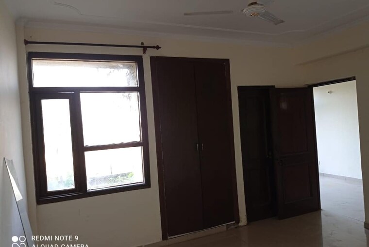 Room, vip road 2 Bedroom 1100 Sq.Ft. Apartment In Vip Road Zirakpur 9197468