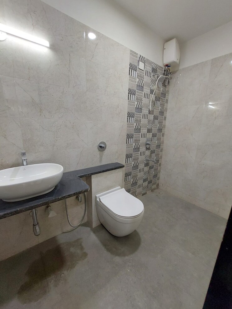 Attached Bathroom, vile parle west 3 Bedroom 1060 Sq.Ft. Apartment In Vile Parle West Mumbai 9197485