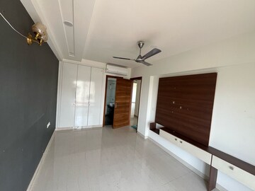 Kitchen in 3 BHK Builder Floor at Omaxe Designer Villas Mayfield Garden, Sector 51 – for Rent