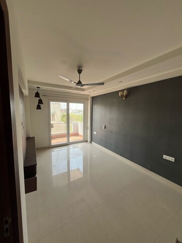 3 BHK Builder Floor For Rent in Omaxe Designer Villas Mayfield Garden, Sector 51