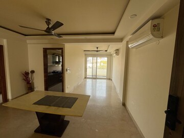 Building Lobby in 3 BHK Builder Floor at Omaxe Designer Villas Mayfield Garden, Sector 51 – for Rent