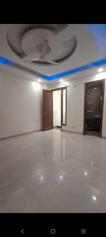 Room in 4 BHK Builder Floor at Saket – for Rent