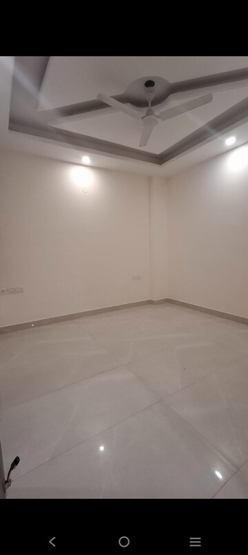 Room in 4 BHK Builder Floor at Saket – for Rent