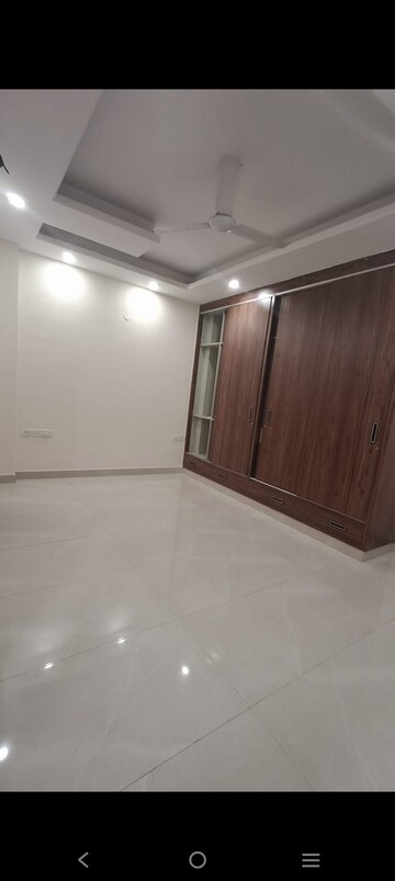 Room in 4 BHK Builder Floor at Saket – for Rent