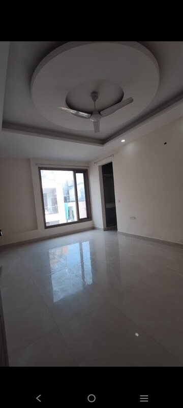 Room in 4 BHK Builder Floor at Saket – for Rent
