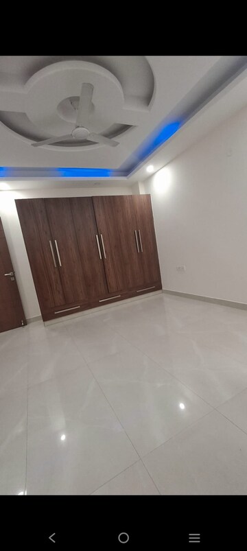 Room in 4 BHK Builder Floor at Saket – for Rent