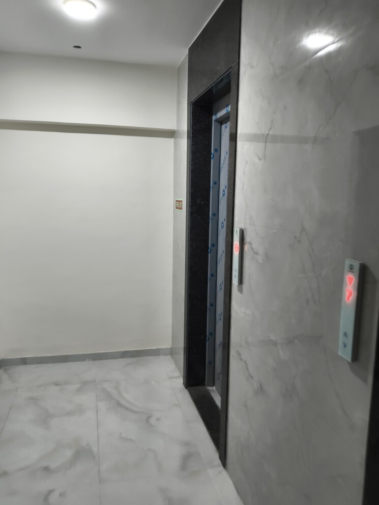 Other, vile parle east 2 Bedroom 700 Sq.Ft. Apartment In Vile Parle East Mumbai 9197510