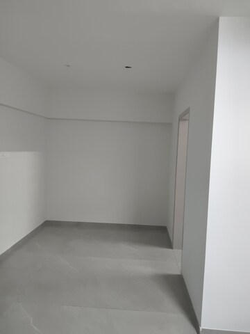 Room in 2 BHK Apartment at Vile Parle East – for Rent
