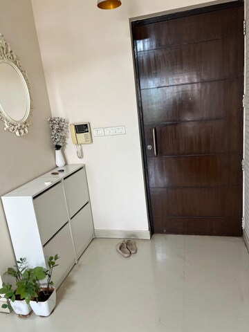  2 BHK Apartment at Lodha Aqua, Mira Road – for Rent