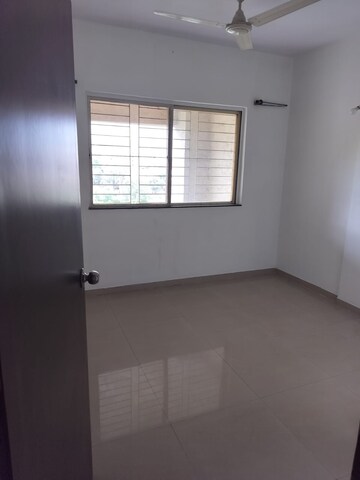 Room in 2 BHK Apartment at Soba Optima, Sinhagad Road – for Rent