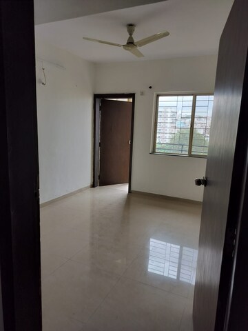 Room in 2 BHK Apartment at Soba Optima, Sinhagad Road – for Rent