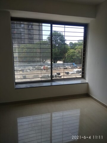 Room in 3 BHK Apartment at Kolte Patil Stargaze, Bavdhan – for Rent
