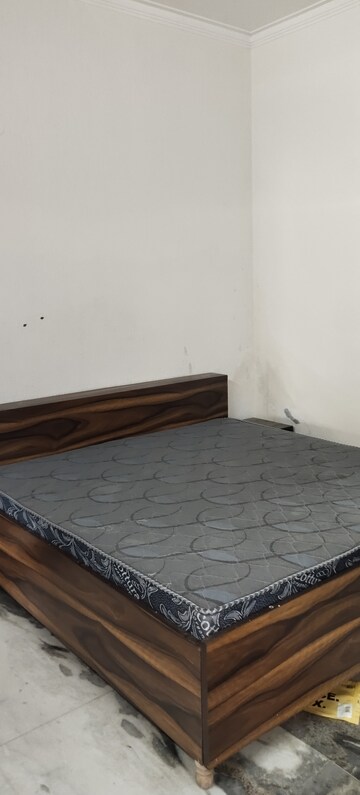 Bedroom in 4 BHK Builder Floor at Sector 55 – for Rent