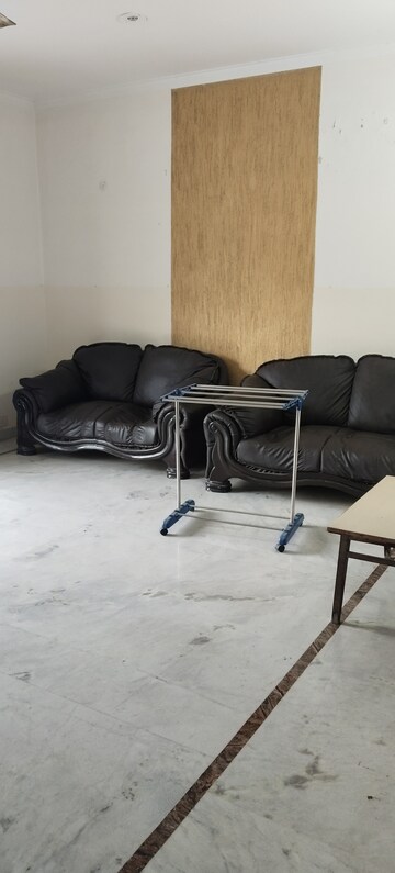 Team Area in 4 BHK Builder Floor at Sector 55 – for Rent