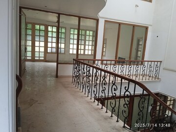 Balcony in 6+ BHK Villa at DLF Royale Residences, Dlf Phase I – for Rent
