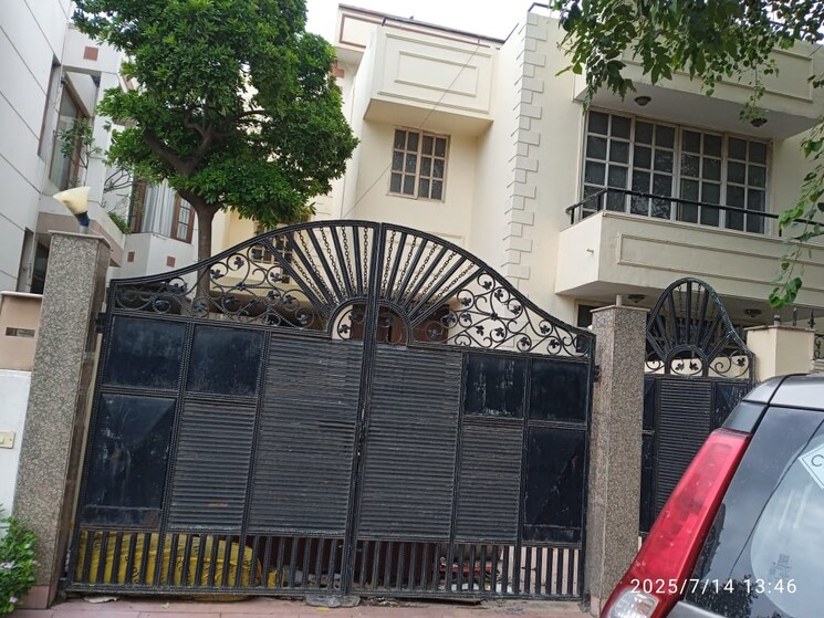 Exterior View, dlf-royale-residences 6+ Bedroom 500 Sq.Yd. Villa In Dlf Phase I Gurgaon 9197701