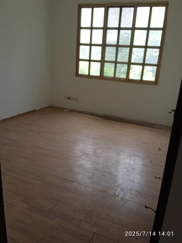 Room in 6+ BHK Villa at DLF Royale Residences, Dlf Phase I – for Rent