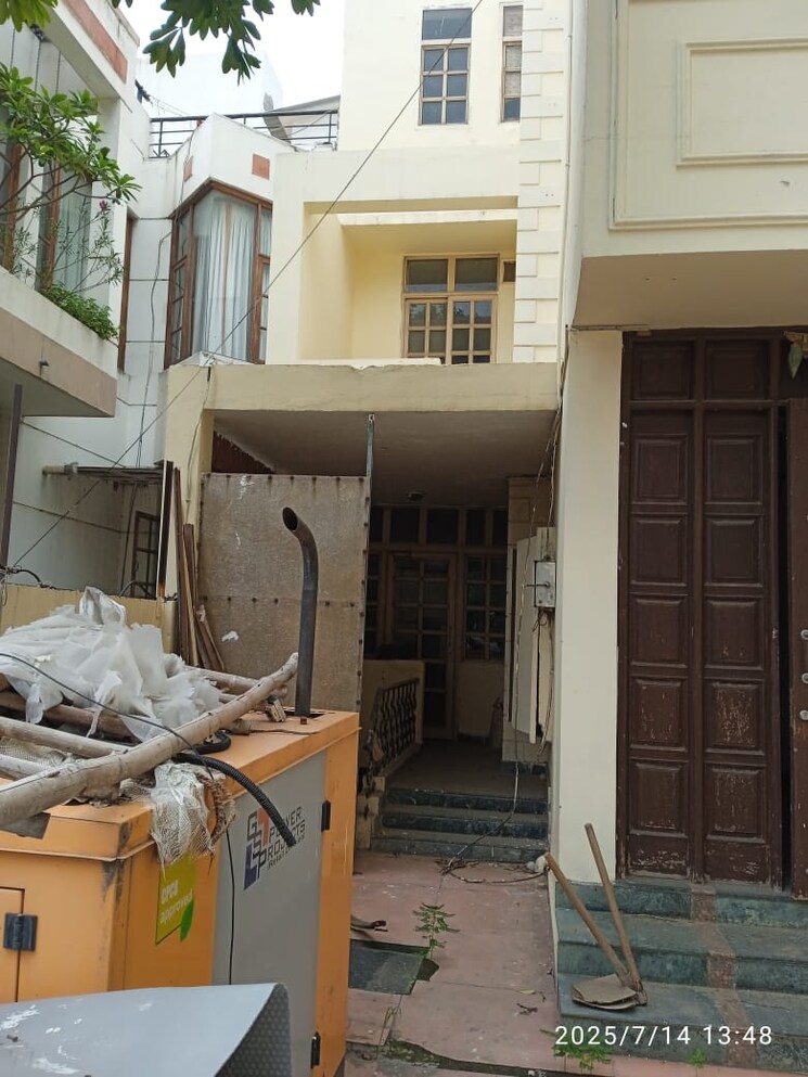 Kitchen, dlf-royale-residences 6+ Bedroom 500 Sq.Yd. Villa In Dlf Phase I Gurgaon 9197701