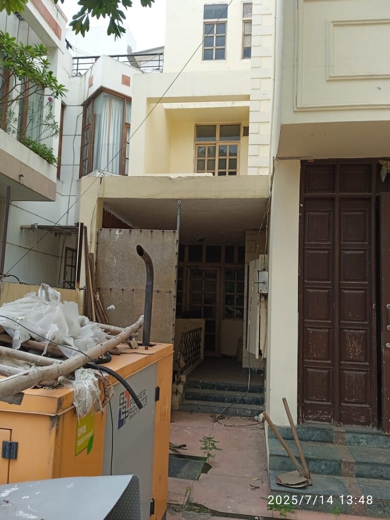 Kitchen, dlf-royale-residences 6+ Bedroom 500 Sq.Yd. Villa In Dlf Phase I Gurgaon 9197701