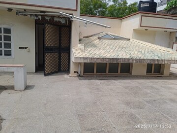6+ BHK Villa – Exterior View View at DLF Royale Residences, Dlf Phase I - for Rent