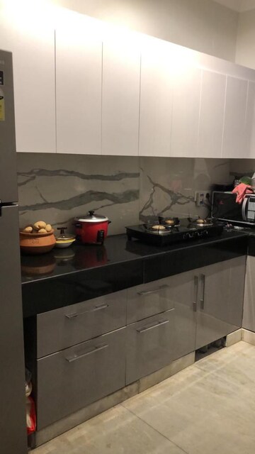 Kitchen in 3 BHK Villa at DLF Royale Residences, Dlf Phase I – for Rent