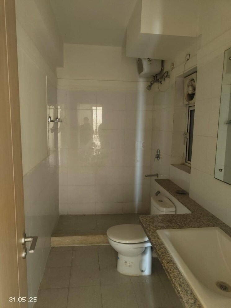 Bathroom, dlf-new-town-heights-iii 4 Bedroom 2732 Sq.Ft. Apartment In Sector 91 Gurgaon 9197749