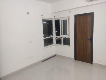 Room in 3 BHK Apartment at Pareena The Elite Residences, Sector 99 – for Rent