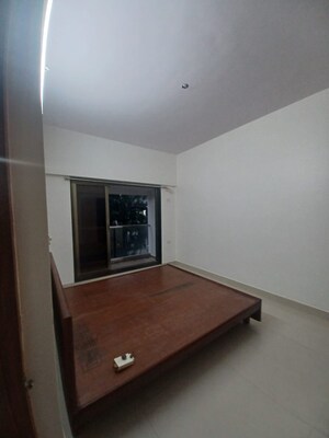Room in 1 BHK Apartment at Vijayaben Kanji Tower, Vile Parle East – for Sale