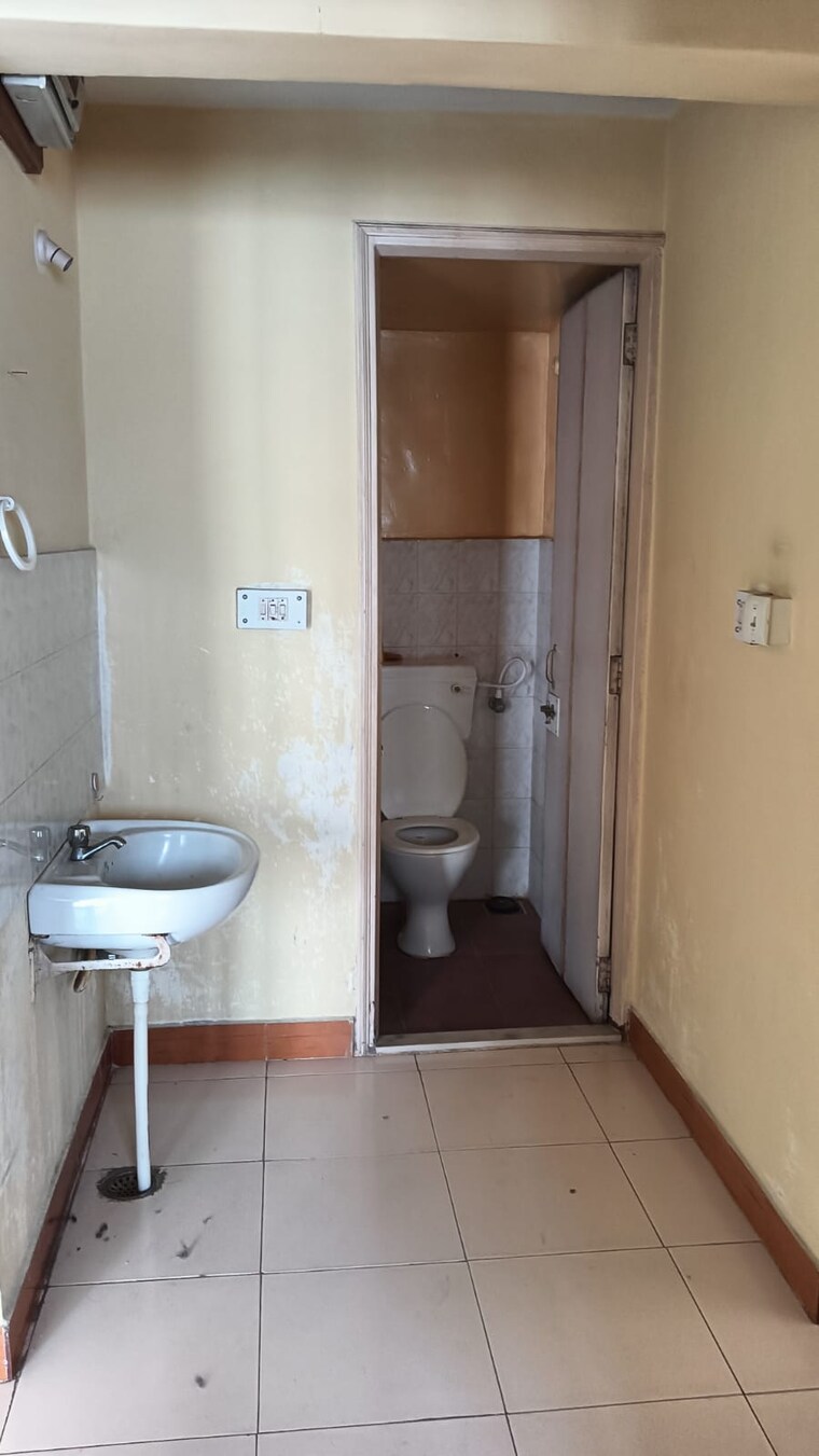 Bathroom, blue-27th-avenue 3 Bedroom 907 Sq.Ft. Apartment In Bavdhan Pune 9197790