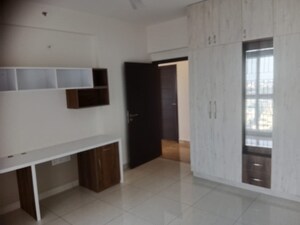 Room in 4 BHK Apartment at Prestige Fairfield, Rmv 2nd Stage – for Rent