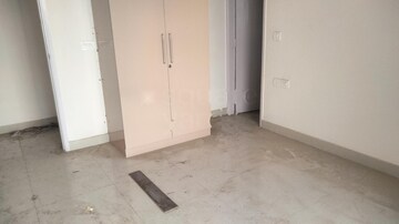 Room in 3 BHK Apartment at Pareena The Elite Residences, Sector 99 – for Rent