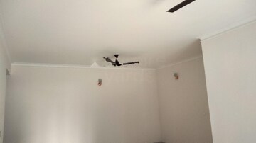 Room in 3 BHK Apartment at Pareena The Elite Residences, Sector 99 – for Rent