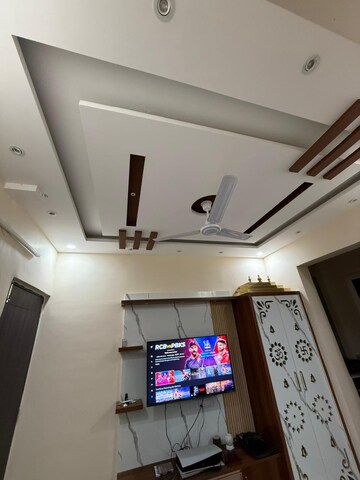 Room in 1 RK Apartment at Pashmina Waterfront, Old Madras Road – for Rent