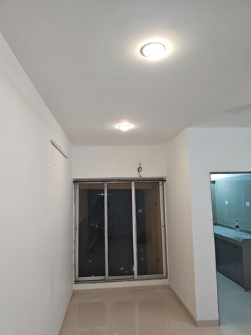 Room in 2 BHK Apartment at Avant Hillway, Goregaon East – for Rent