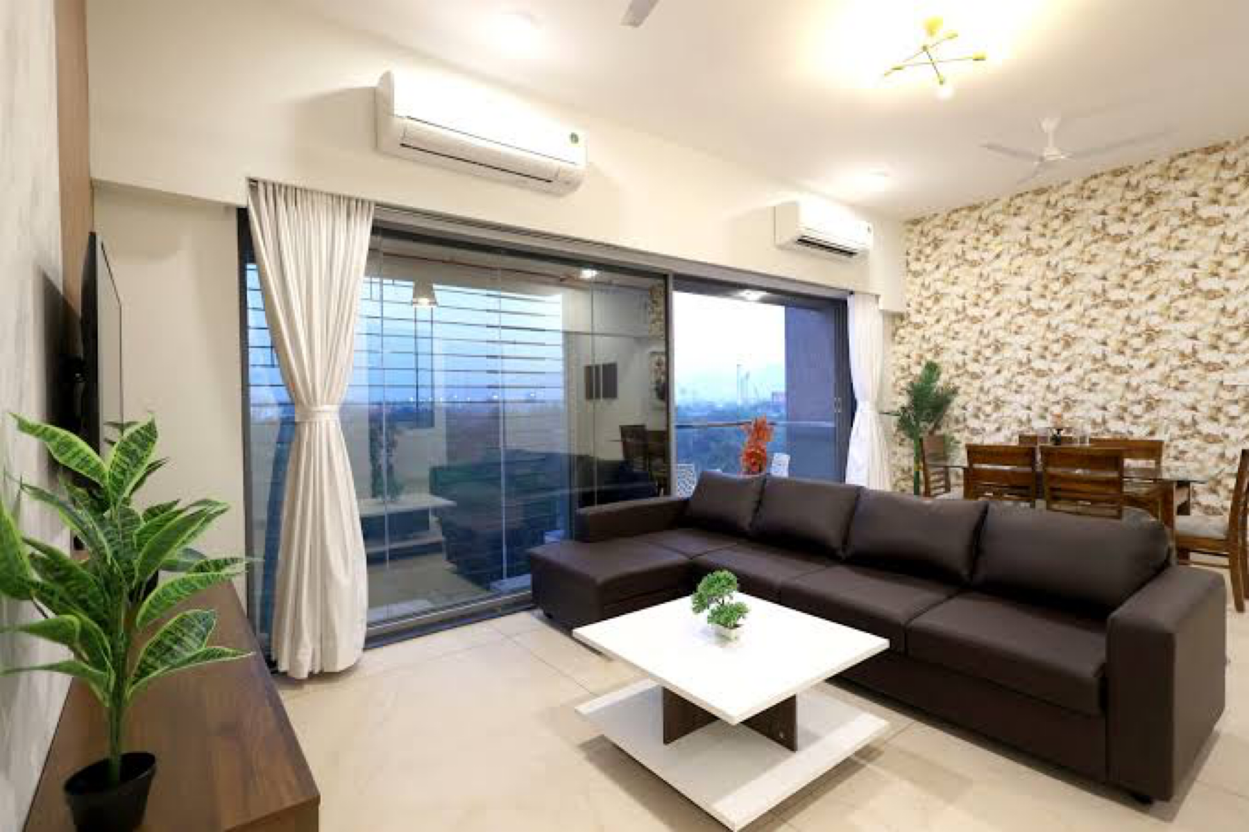 3 BHK + Extra Room Apartment For Sale in Kandivali West
