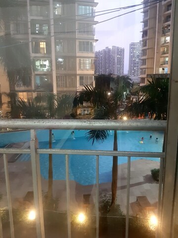 2 BHK Apartment For Rent in Lodha Aqua, Mira Road
