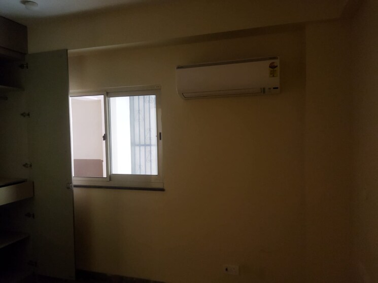 Room, east of kailash 3 Bedroom 200 Sq.Yd. Builder Floor In East Of Kailash Delhi 9198059