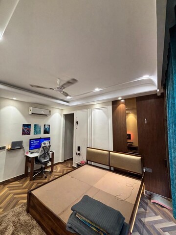 Team Area in 4 BHK Builder Floor at Aradhya Homes, Sector 67a – for Rent