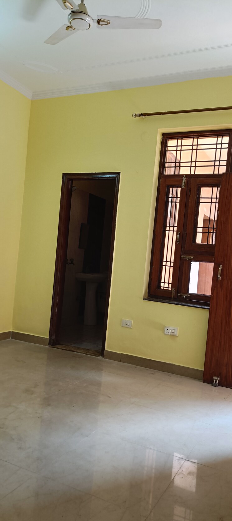 Room, sector 21d 2 Bedroom 160 Sq.Yd. Builder Floor In Sector 21d Faridabad 9198047