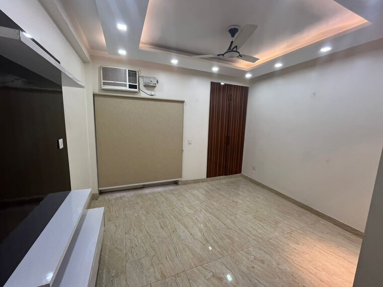 Room, puri-aman-vilas 4 Bedroom 500 Sq.Yd. Builder Floor In Sector 89 Faridabad 9199890