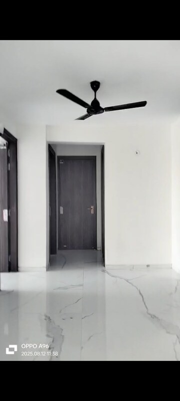 Room in 4 BHK Apartment at Emerald Anmol, Sector 88 – for Rent