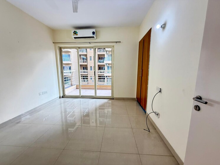 Room, sector 20 3 Bedroom 1650 Sq.Ft. Apartment In Sector 20 Panchkula 9198079